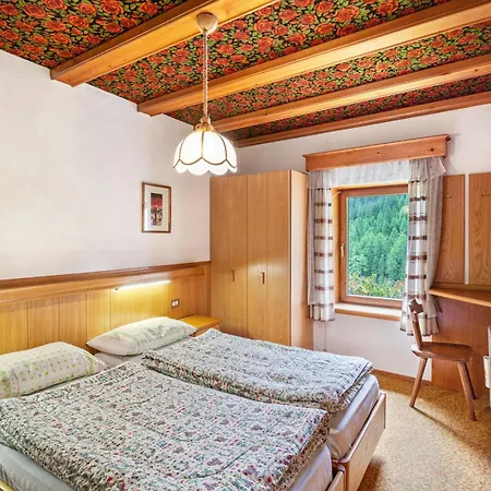 La Mirandola Rosso Livinallongo Del Col Di Lana